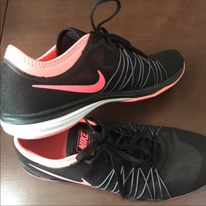 Nike Training Dual Fusion Hit Size 10 EUC